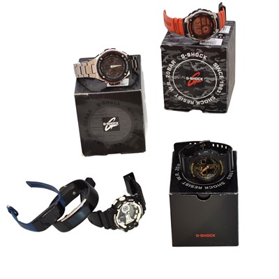 Lot 66 - A selection of watches and smart watches