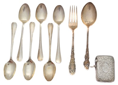 Lot 213 - A selection of silver.