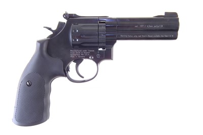 Lot 131 - Smith & Wesson .177 air pistol revolver