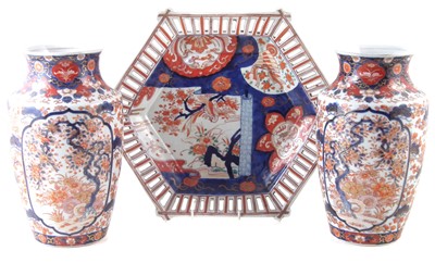 Lot 304 - Pair of Japanese imari vases and a charger