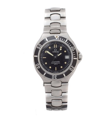Lot 276 - A stainless steel Omega Seamaster 200m quartz watch
