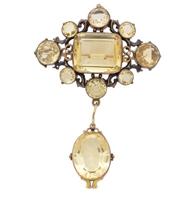 Lot 47 - A citrine brooch