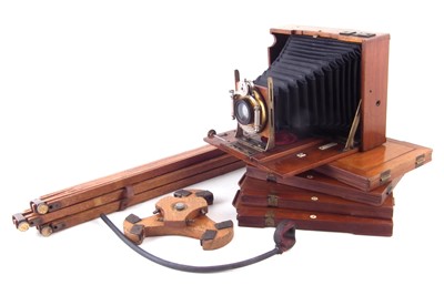 Lot 302 - J. Lizars Challenge plate camera