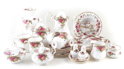 Lot 238 - Royal Albert Old Country Roses