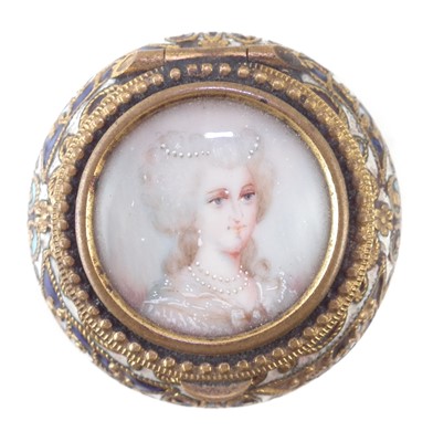 Lot 125 - Gilt metal patch box probably Russian