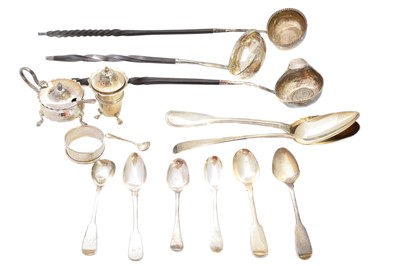 Lot 172 - A selection of silver