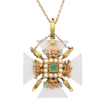 Lot 114 - An early 19th century chalcedony Maltese cross pendant