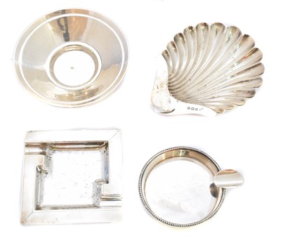 Lot 141 - A selection of silver