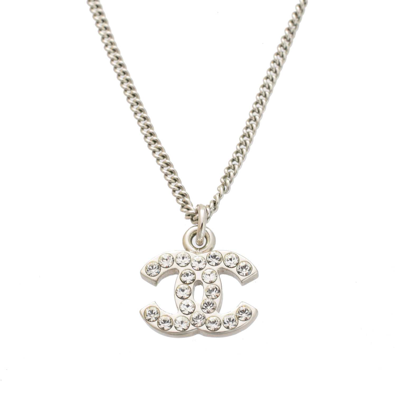 Lot 113 - A Chanel pendant necklace
