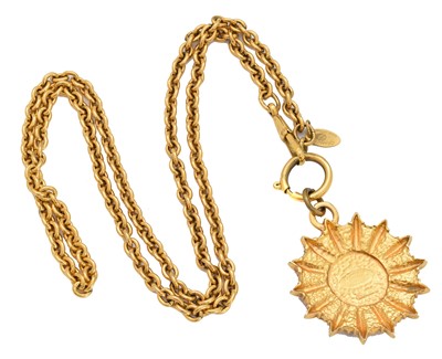 Lot 19 - A Chanel pendant necklace
