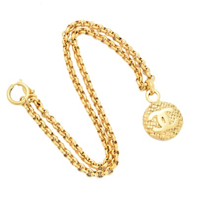 Lot 48 - A Chanel pendant necklace