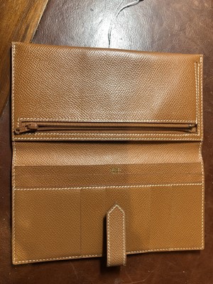 Lot 22 - A Hermès Bearn wallet