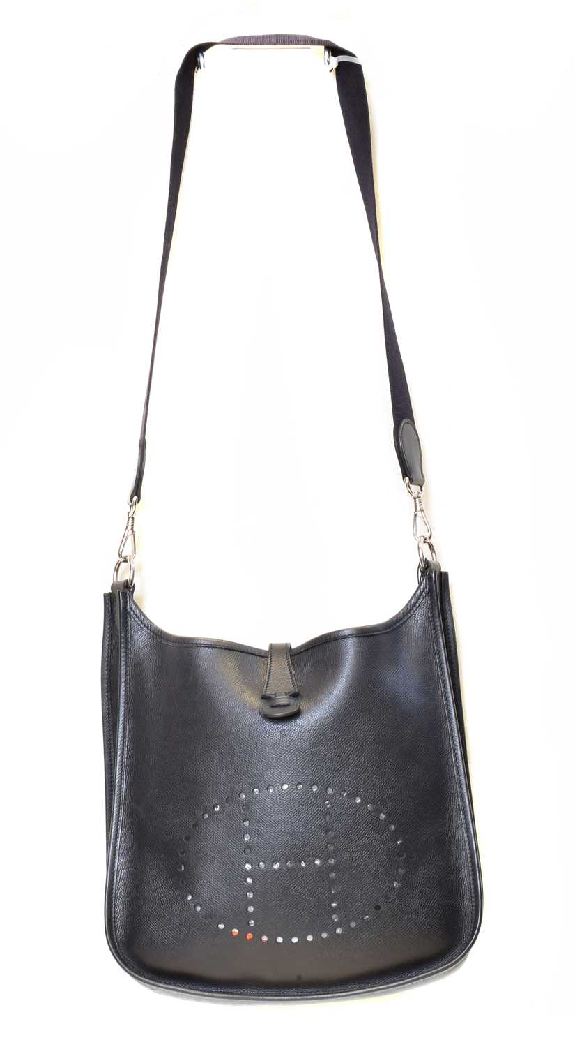 Lot 98 - A Hermès Evelyne 29 Shoulder Bag