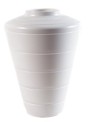 Lot 126 - Wedgwood vase designed by Keith Murray
