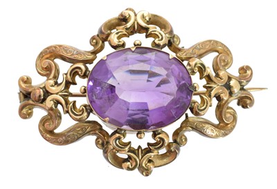 Lot 41 - A Victorian amethyst brooch