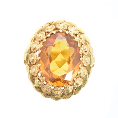 Lot 163 - A citrine dress ring