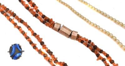 Lot 42 - A selection of jewellery