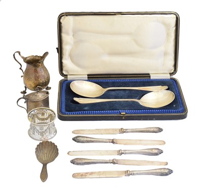 Lot 202 - A selection of silver