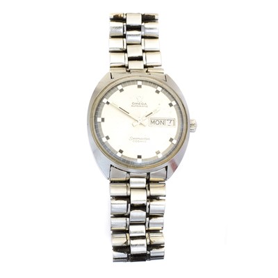 Lot 137 - A stainless steel Omega Seamaster Cosmic watch