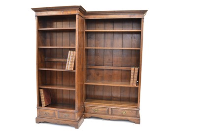 Lot 423 - 20th-century floor standing bookcase and one other