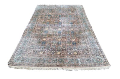 Lot 473 - 20th-century window pattern rug