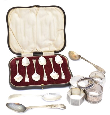 Lot 196 - A selection of silver