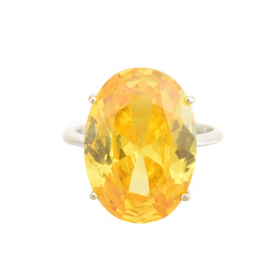 Lot 164 - A synthetic sapphire single stone ring