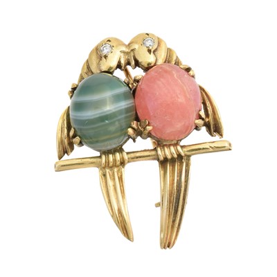 Lot 60 - A vari gem brooch
