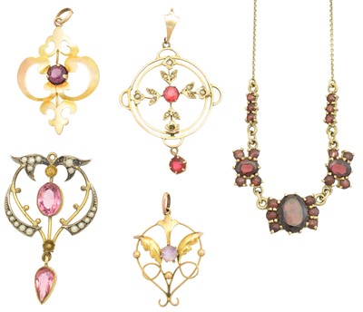 Lot 135 - A selection of jewellery