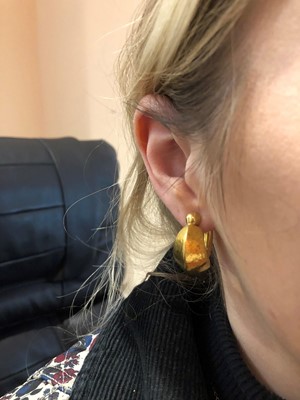 Lot 81 - A pair of earrings by Ilias Lalaounis