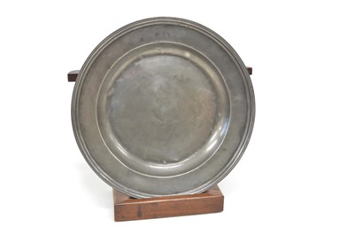 Lot 354 - Early 19th-century pewter charger