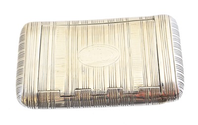 Lot 160 - A George III silver snuff box