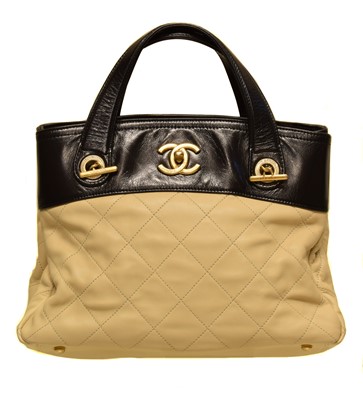 Lot 17 - A Chanel In The Mix Shoulder Bag
