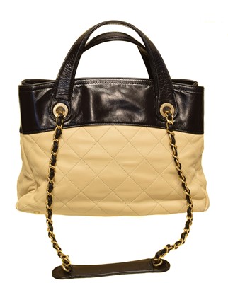 Lot 17 - A Chanel In The Mix Shoulder Bag