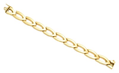Lot 7 - A bracelet