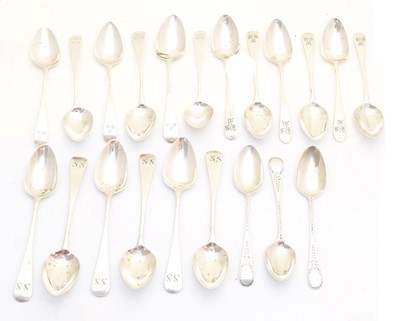 Lot 192 - A selection of Georgian teaspoons