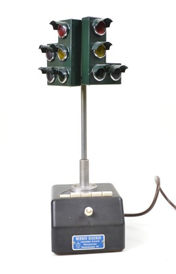 Lot 134 - Traffic Light Model