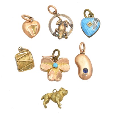 Lot 37 - A selection of charms