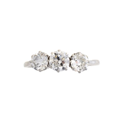 Lot 111 - A diamond three stone ring