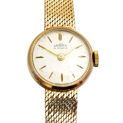 Lot 132 - A 9ct gold Gradus watch
