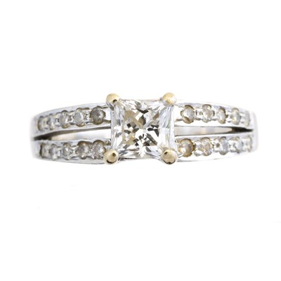 Lot 75 - A diamond single stone ring
