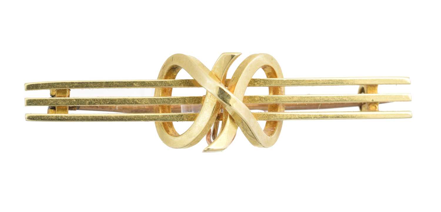 Lot 25 - An early 20th century bar brooch