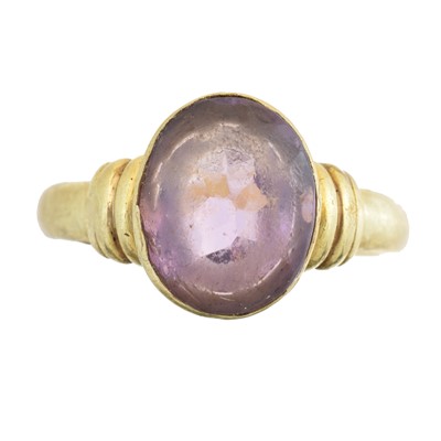 Lot 45 - An amethyst single stone ring