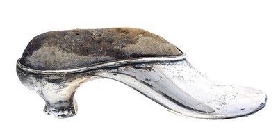 Lot 74 - An Edward  VII silver novelty pin cushion