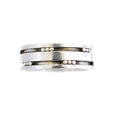 Lot 20 - A Georg Jensen band ring, no. 60D