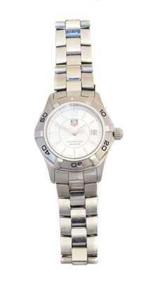 Lot 146 - A stainless steel Tag Heuer Aquaracer quartz watch