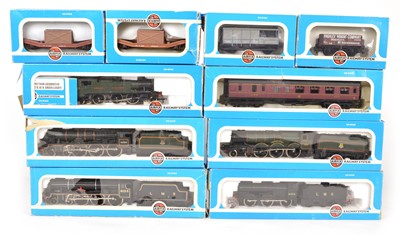 Lot 25 - Airfix OO gauge rolling stock