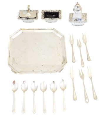 Lot 99 - A selection of silver