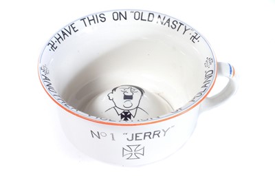 Lot 493 - Crown Devon fieldings chamber pot