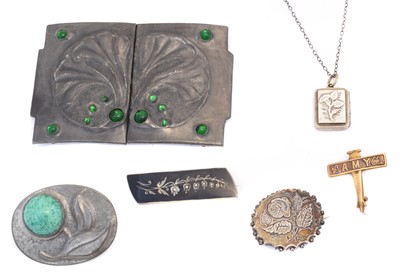 Lot 41 - A selection of jewellery